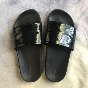 Xhilaration Black Slides